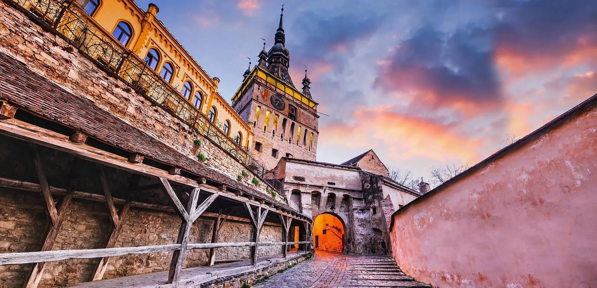 Cetatea medievală Sighișoara, obiectiv de vizitat în apropiere de Daneș